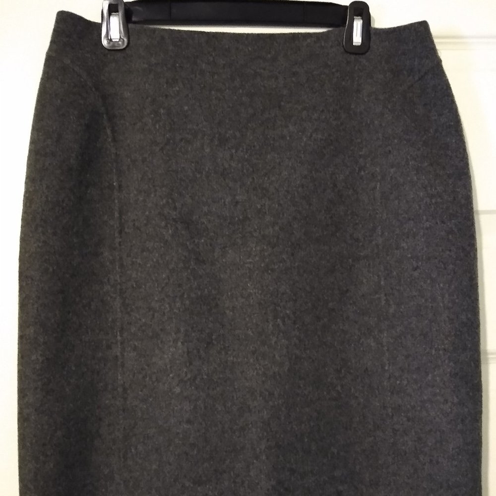 SOLD on XPost EUC Talbots Gray Wool Skirt
